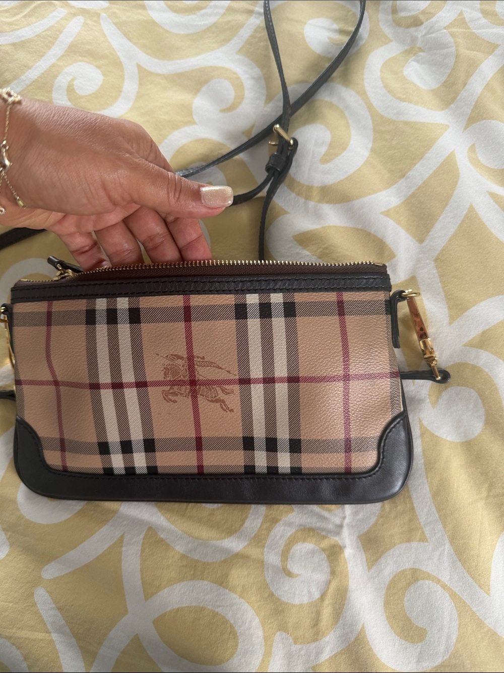 Burberry Beige Nova Check Crossbody Bag with Black Trim - Picture 8 of 8